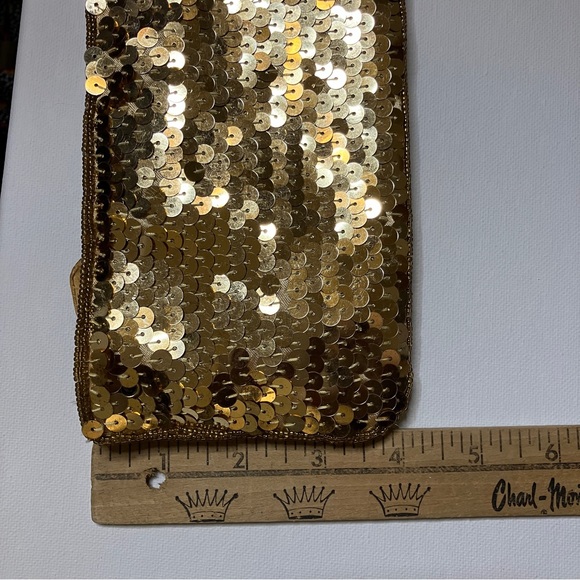 New York and Company Gold Sequin Wristlet Clutch - Picture 6 of 7